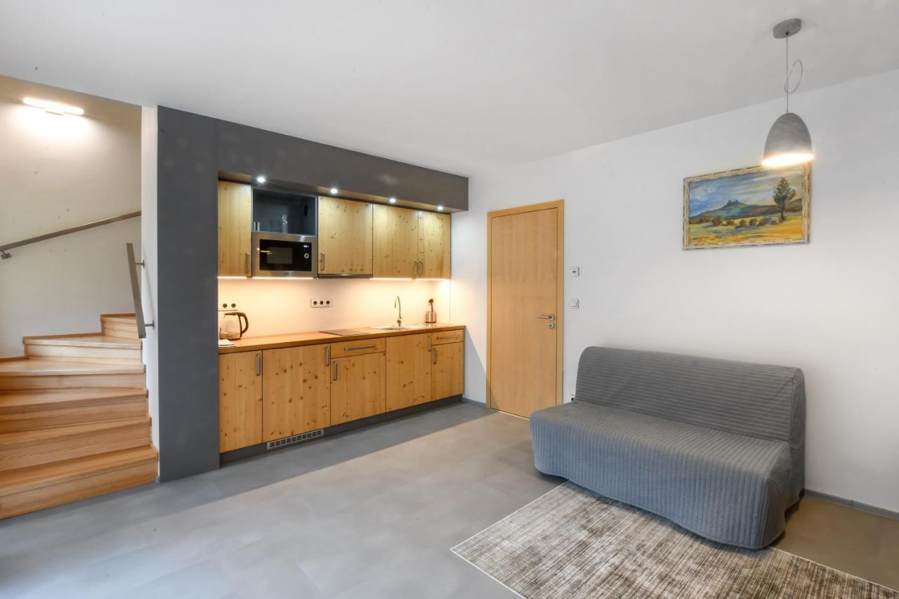 Apartmany U Jizery トゥルノフ エクステリア 写真