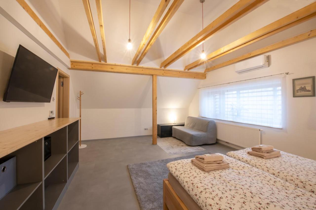 Apartmany U Jizery トゥルノフ エクステリア 写真