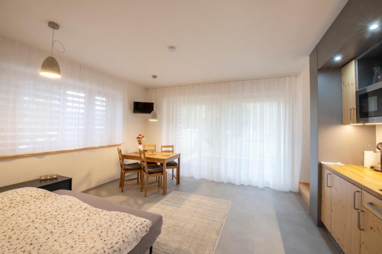 Apartmany U Jizery トゥルノフ エクステリア 写真